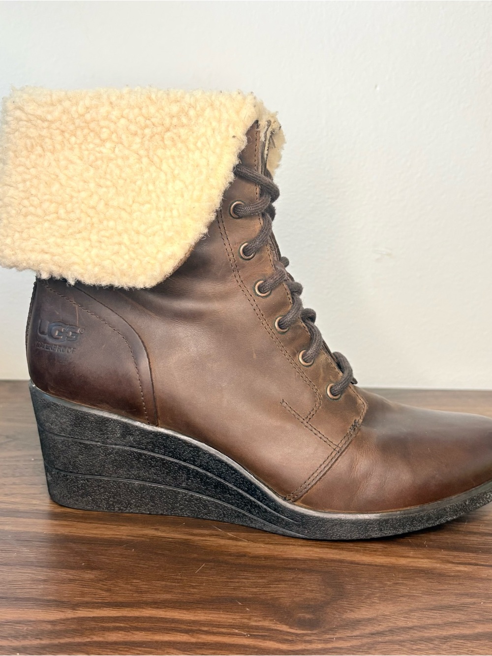 UGG Zea Womens Brown Leather Shearling Wedge Lace Up Boot Size 10 Fur 1008018